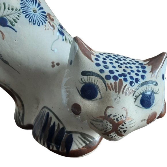 Vintage Tonala Mexican Pottery Cat Figurine. Signed. - Picture 2 of 6